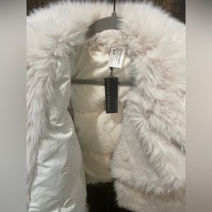 White Banana Republic Size Small Reversible Recycled Down Jacket